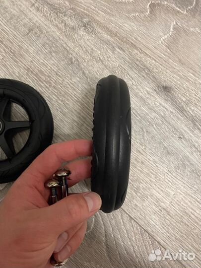 Новые задние колеса Bugaboo Bee5