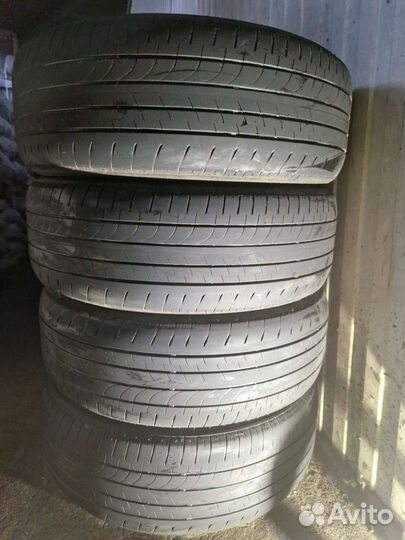 Bridgestone Dueler H/L 33 235/55 R20