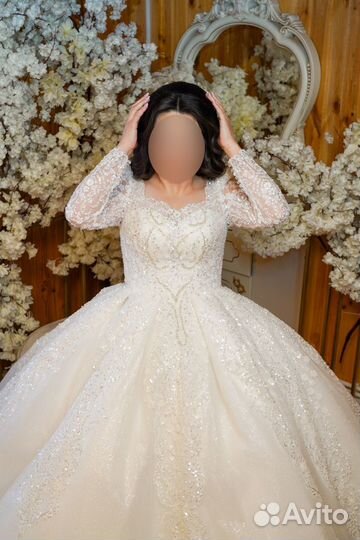 Свадебное платье со шлейфом