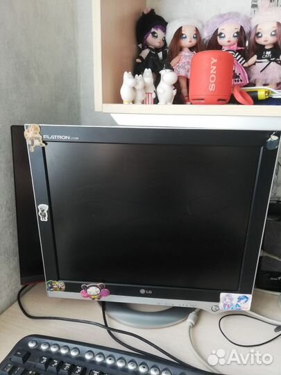 Монитор LG flatron L1720B