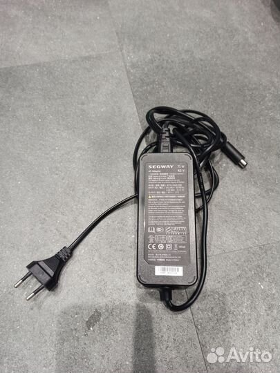 Зарядное устройство для электросамоката Ninebot