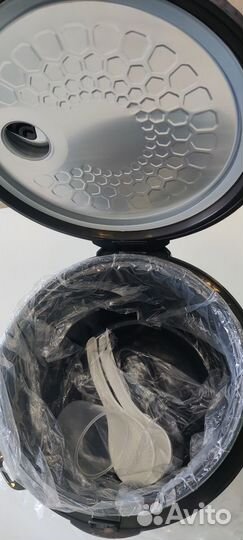 Мультиварка redmond новая