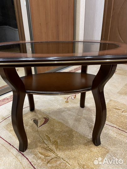 Столик журнальный со стеклом