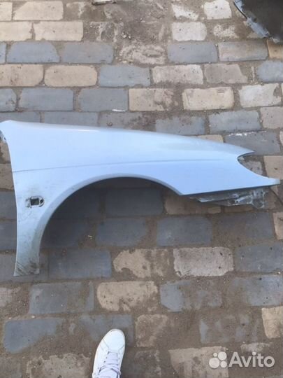 Крыло переднее правое Рено Меган 1