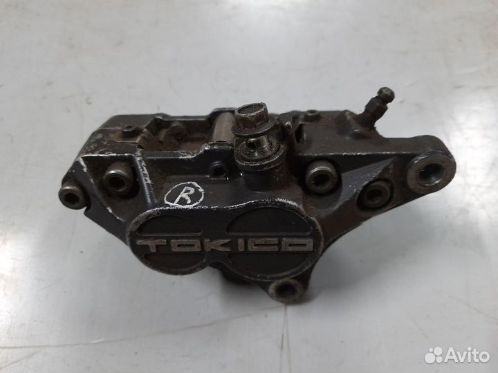 Суппорт передний правый Сузуки Бандит 400