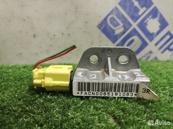 Датчик удара Infiniti G35 седан 3.5 VQ35DE 2006