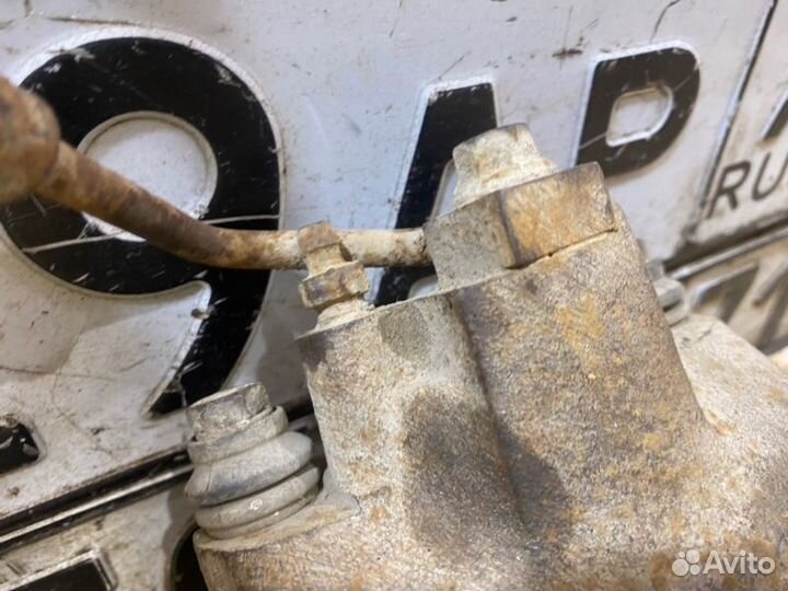 Тормозной суппорт передний Kia Sportage 2000