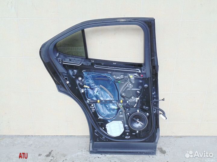 Левая дверь задняя Lexus UX