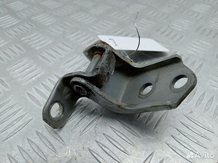 Петля двери передней правой для Mazda 3 BK