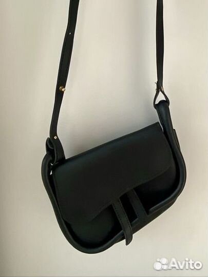 Новая маленькая черная сумочка