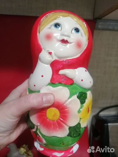 Фарфоровая статуэтка