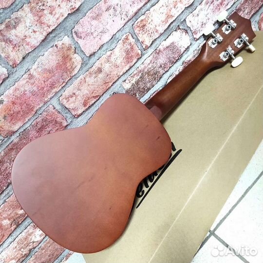 Укулеле сопрано новая