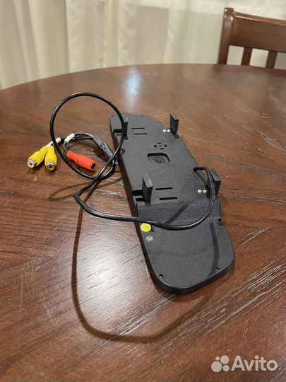 Зеркало заднего вида с монитором