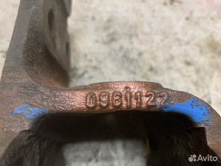 Кронштейн рессоры передний правый Daf Xf 95