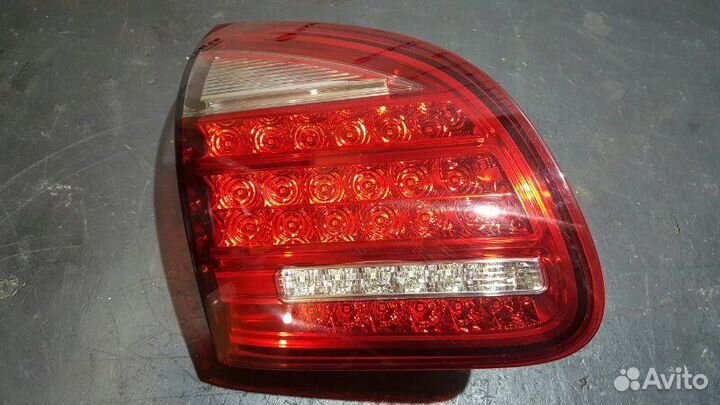 Фонарь крышки багажника левый Porsche Cayenne 958