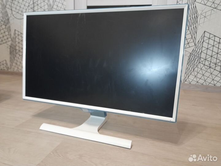 Монитор Samsung