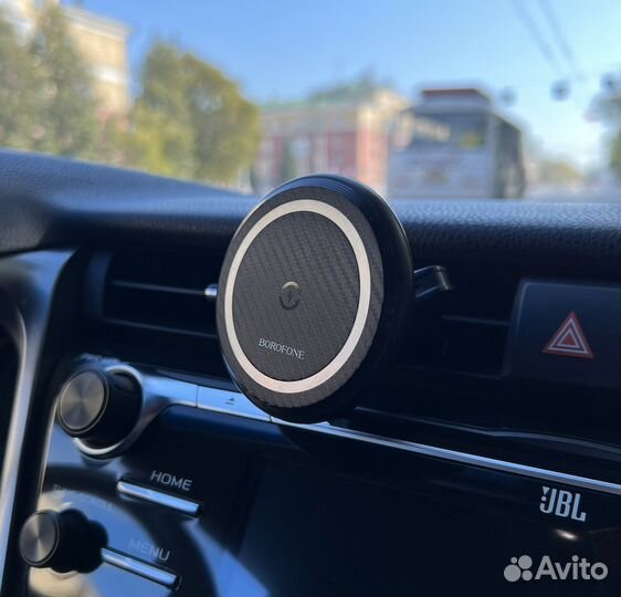 Держатель MagSafe с зарядкой в машину