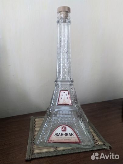 Графин Эйфелева башня