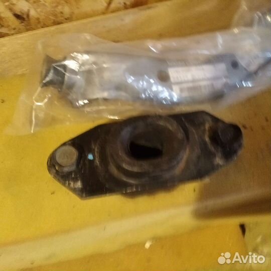 Подушка АКПП