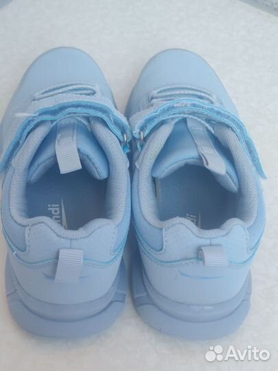 Кроссовки детские