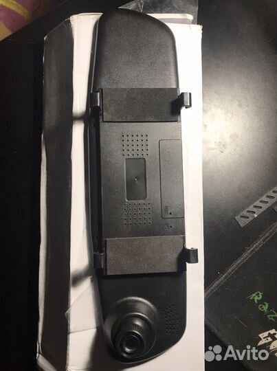 Автомобильное зеркало заднего вида с видеорегистра