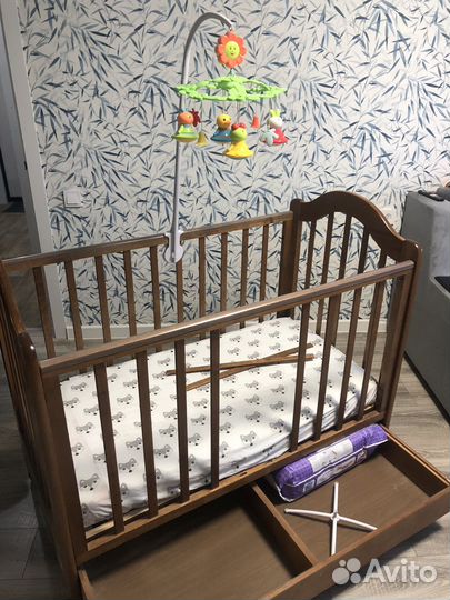 Детская кроватка