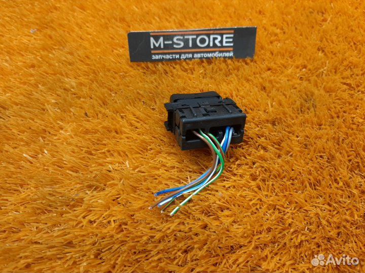 Кнопка стеклоподъемника задняя левая Mercedes-Benz