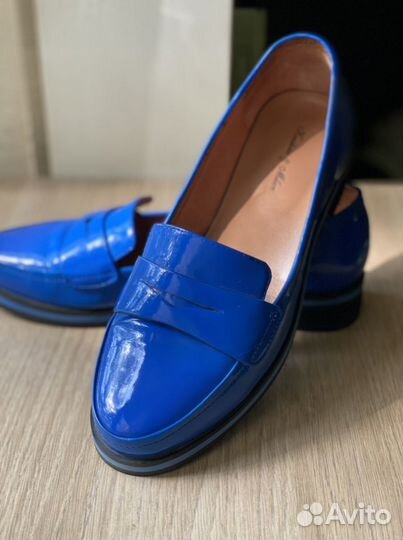 Лоферы женские 37р. Италия