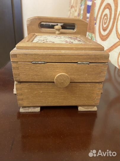 Шкатулка для рукоделия деревянная