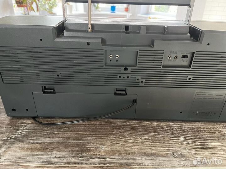 Магнитола sanyo MW828K