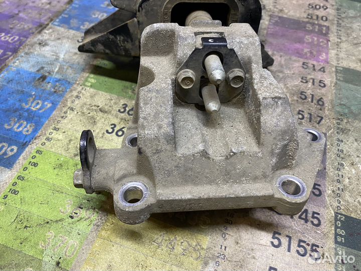 Подушка АКПП левая kia cerato 3 1.6 G4FG