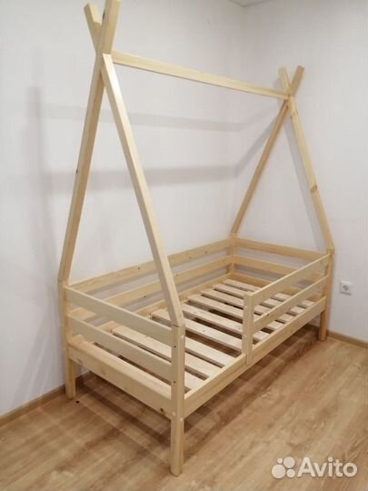 Новая детская кровать домик
