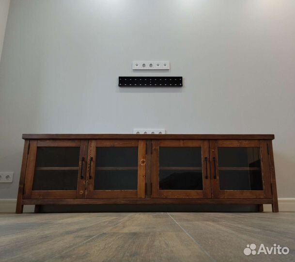 Тумба под телевизор из массива