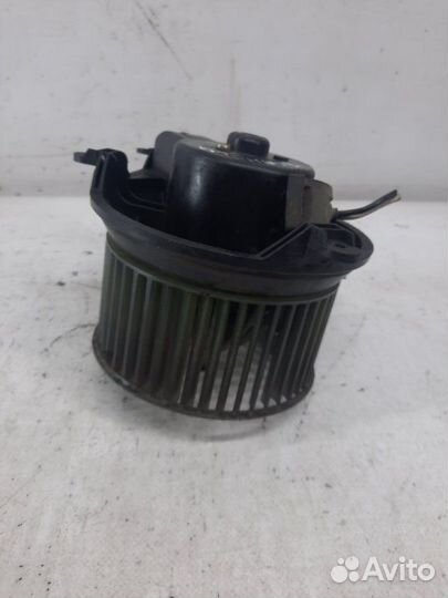 Моторчик печки Citroen Xantia седан 2.0 2001