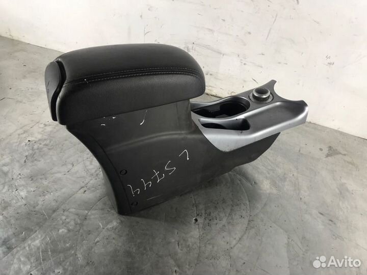 Подлокотник передний Peugeot 4007 2007-2012