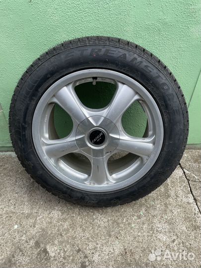 Продам комплект резины на литье 205/55/16