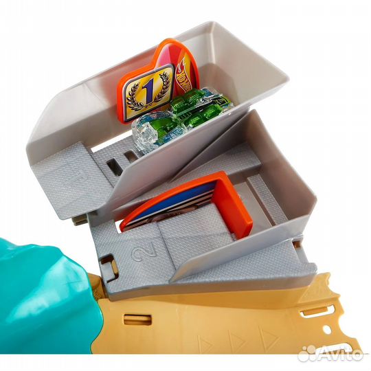 Набор игровой Hot Wheels Схватка с акулой