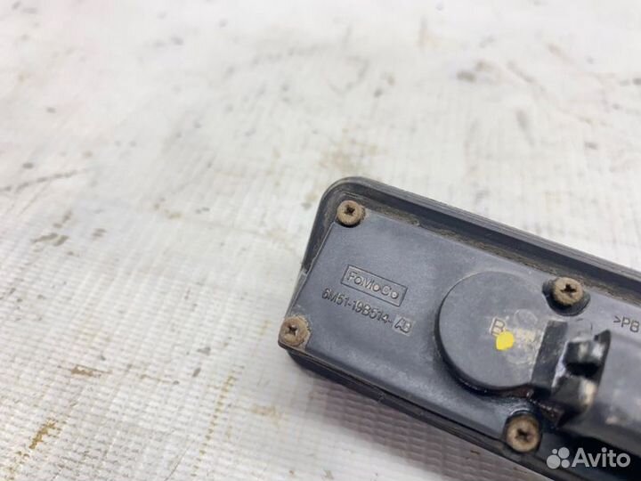 Кнопка багажника Ford Focus 2 hwda 2006
