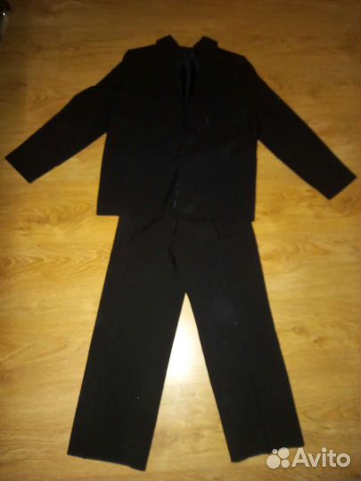 Костюм для мальчика 140см (новый)