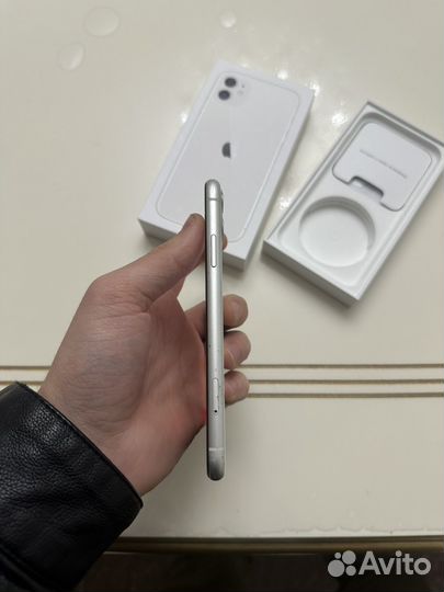 iPhone 11, 64 ГБ