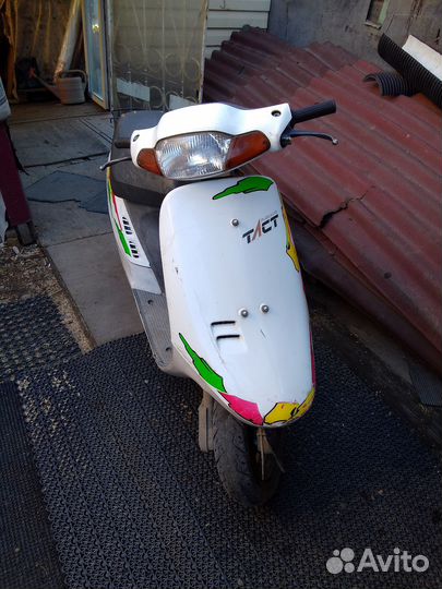 Мотороллер Honda Tact-16