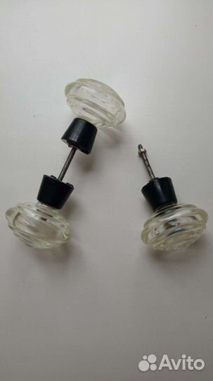 Дверные ручки с защелкой