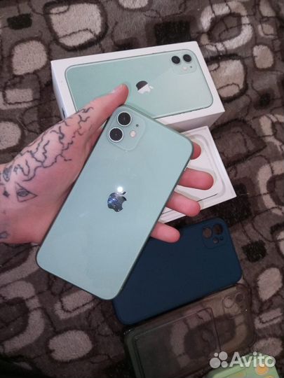 Телефон iPhone 11