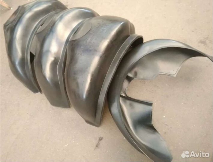 Подкрылки на Фольцваген Пассат