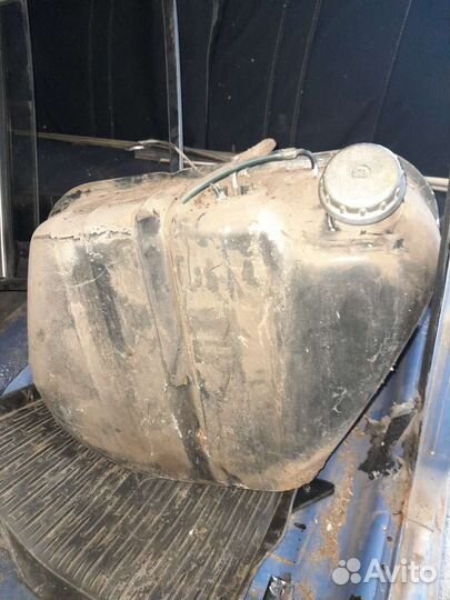 Бензиновый бак