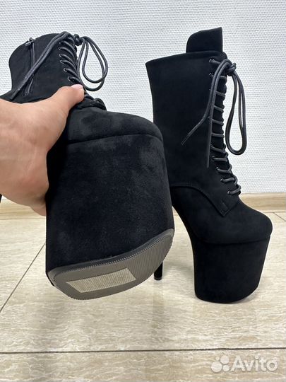 Ботильоны стрипы тройки