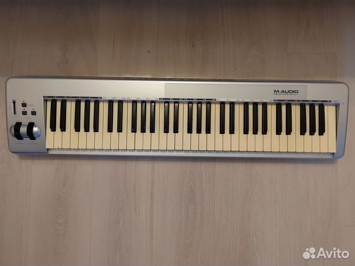 Миди-клавиатура M Audio keystation 61es