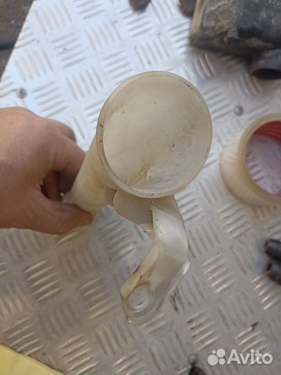 Горловина бачка омывателя Nissan X-Trail t30