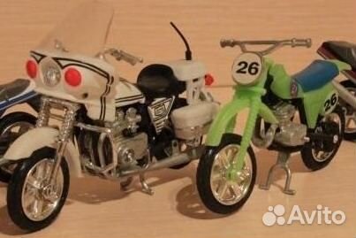 Машинки коллекционные (модели), масштаб 1:24