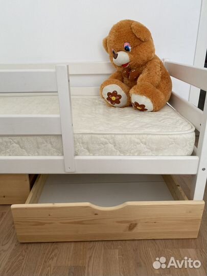 Кровать детская из бука с матрацем